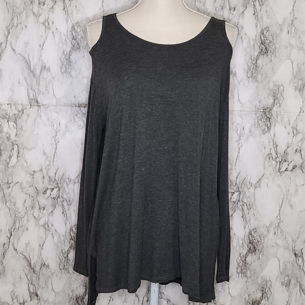 A.gain cold shoulder top size medium